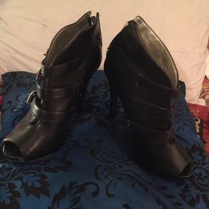 Guess black hi heels